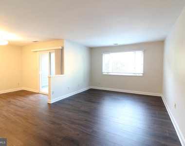 3123 Sayre Drive - Photo Thumbnail 10