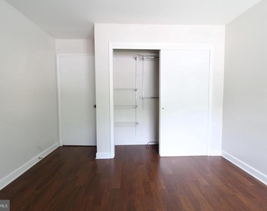 3123 Sayre Drive - Photo Thumbnail 16