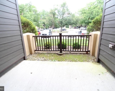 3123 Sayre Drive - Photo Thumbnail 5