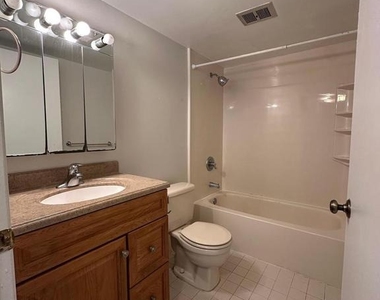 3123 Sayre Drive - Photo Thumbnail 12
