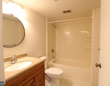 3123 Sayre Drive - Photo Thumbnail 22