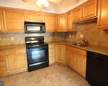 3123 Sayre Drive - Photo Thumbnail 18