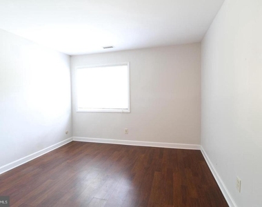 3123 Sayre Drive - Photo Thumbnail 15