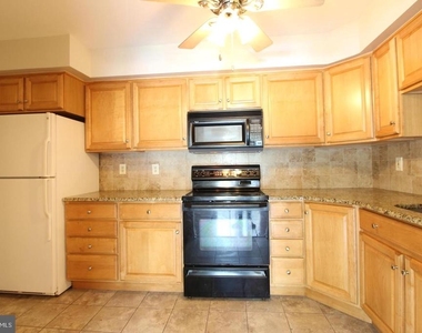 3123 Sayre Drive - Photo Thumbnail 9