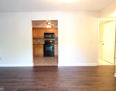 3123 Sayre Drive - Photo Thumbnail 16