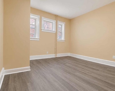 292 Spring Street - Photo Thumbnail 7