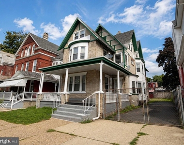 292 Spring Street - Photo Thumbnail 37
