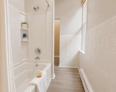 292 Spring Street - Photo Thumbnail 10