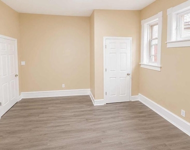 292 Spring Street - Photo Thumbnail 8