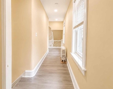 292 Spring Street - Photo Thumbnail 24
