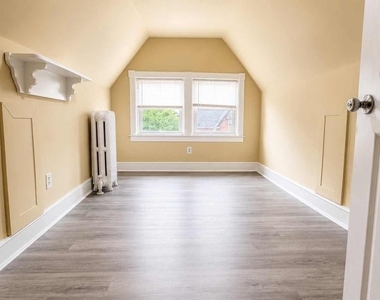 292 Spring Street - Photo Thumbnail 35