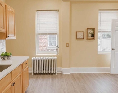 292 Spring Street - Photo Thumbnail 18