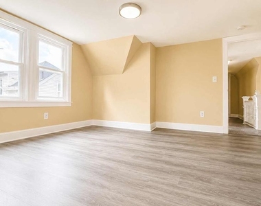 292 Spring Street - Photo Thumbnail 31