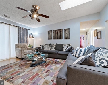 55 Willow Court - Photo Thumbnail 4
