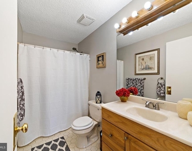 55 Willow Court - Photo Thumbnail 11