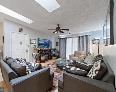 55 Willow Court - Photo Thumbnail 3