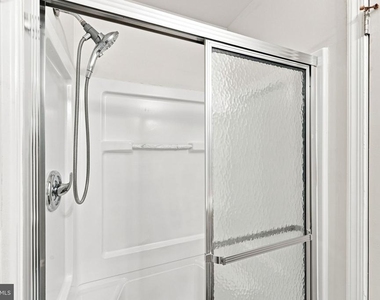 405 Atlanta Court - Photo Thumbnail 20
