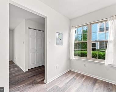405 Atlanta Court - Photo Thumbnail 7