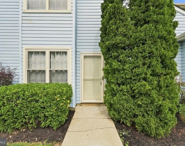 405 Atlanta Court - Photo Thumbnail 1