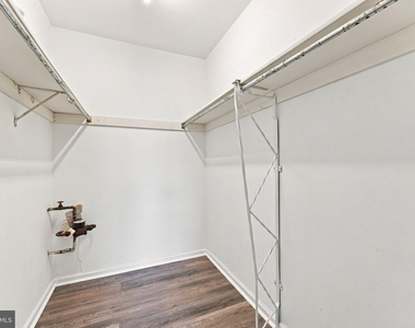 405 Atlanta Court - Photo Thumbnail 19