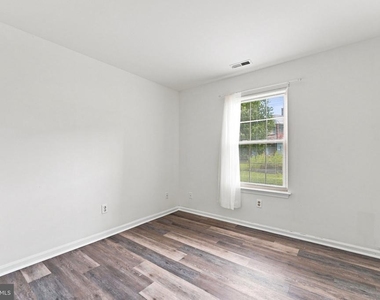 405 Atlanta Court - Photo Thumbnail 14