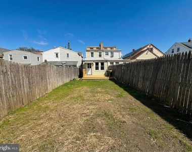 230 Spring Street - Photo Thumbnail 33