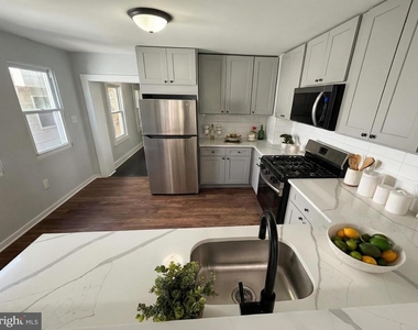 230 Spring Street - Photo Thumbnail 13