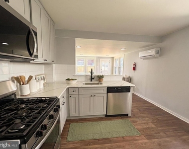 230 Spring Street - Photo Thumbnail 8