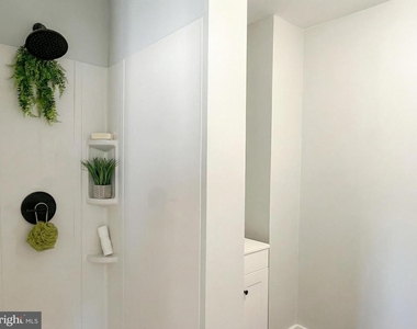 230 Spring Street - Photo Thumbnail 7