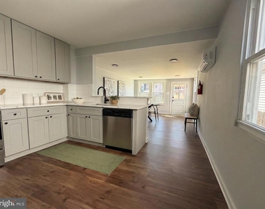 230 Spring Street - Photo Thumbnail 14