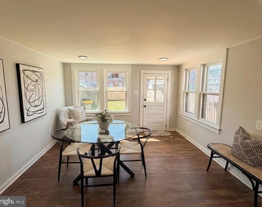 230 Spring Street - Photo Thumbnail 17