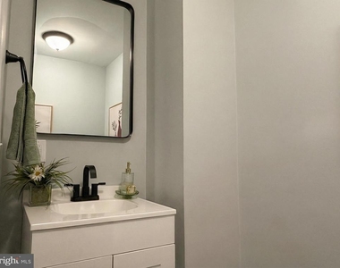 230 Spring Street - Photo Thumbnail 5