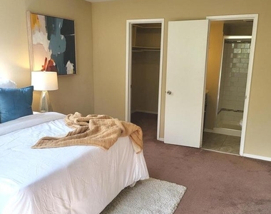 4513 Romlon Street - Photo Thumbnail 20