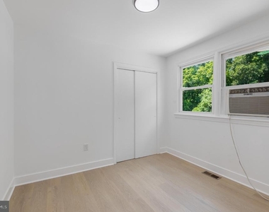 4910 66th Avenue - Photo Thumbnail 15