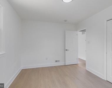 4910 66th Avenue - Photo Thumbnail 13