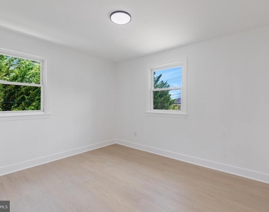 4910 66th Avenue - Photo Thumbnail 12