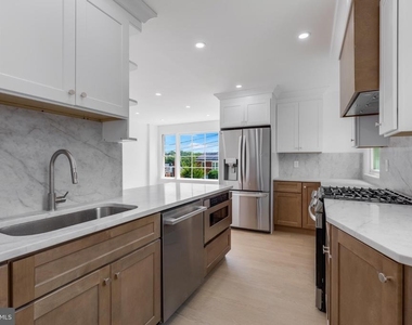 4910 66th Avenue - Photo Thumbnail 5