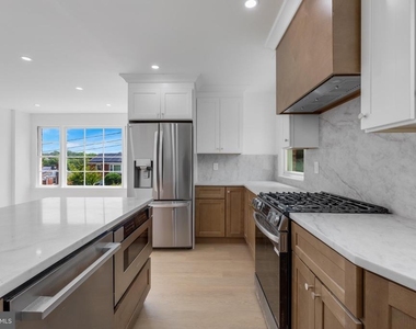 4910 66th Avenue - Photo Thumbnail 6