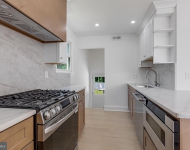 4910 66th Avenue - Photo Thumbnail 4
