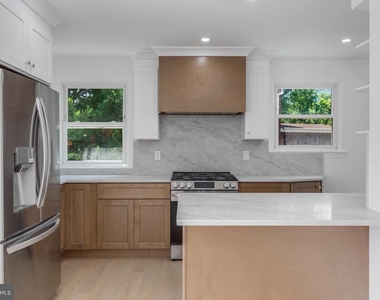 4910 66th Avenue - Photo Thumbnail 2