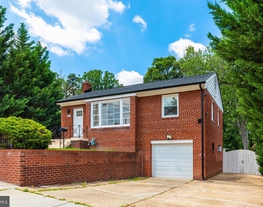 4910 66th Avenue - Photo Thumbnail 1