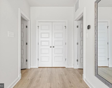16007 Hyde Park Place - Photo Thumbnail 46