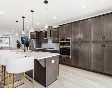 16007 Hyde Park Place - Photo Thumbnail 19