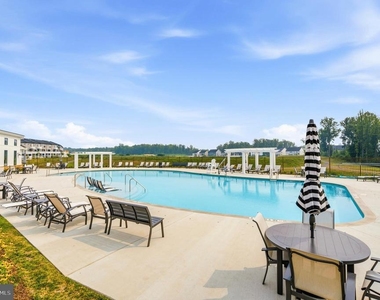 16007 Hyde Park Place - Photo Thumbnail 62