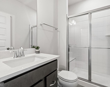 16007 Hyde Park Place - Photo Thumbnail 7