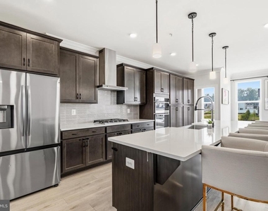 16007 Hyde Park Place - Photo Thumbnail 18