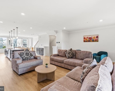 16007 Hyde Park Place - Photo Thumbnail 27