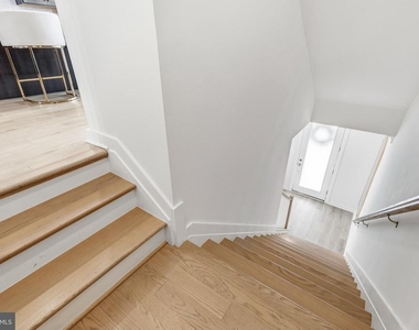 16007 Hyde Park Place - Photo Thumbnail 14