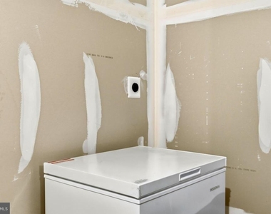 16007 Hyde Park Place - Photo Thumbnail 56