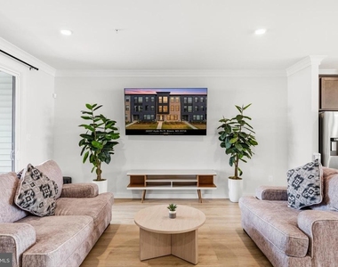 16007 Hyde Park Place - Photo Thumbnail 25